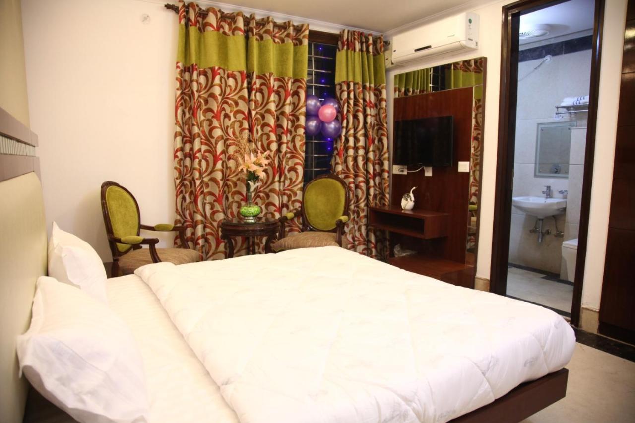 Hotel Dev Residency Vrindāvan Exteriör bild